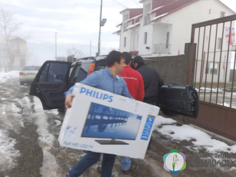 Charity of the chain store of household appliances “Electronika” image