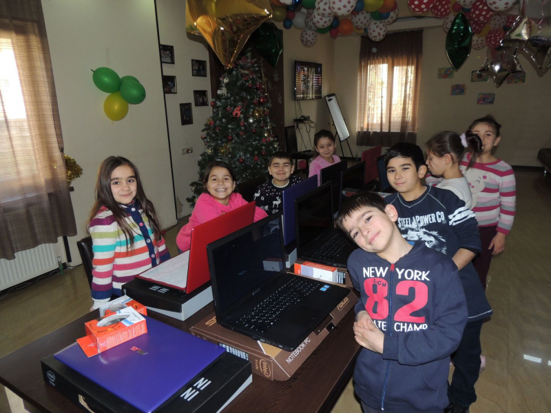 The children whom the President of Georgia made happy image