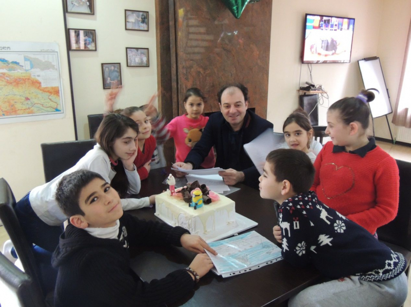 The children’s favourite TV anchorman Gogicha visited family type orphanage image