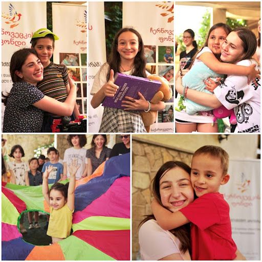 ჩერნოვეცკის ფონდის ნორჩი ქველმოქმედების პირველი შეხვედრა პატარა ბენეფიციარებთან image
