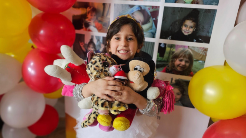 It's time to give! The charitable distribution of clothing and toys at the Chernovetskyi Fund continues! image